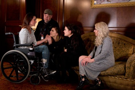 The three sisters sof OG3NE farewelled to the Grand Final by their sick mother